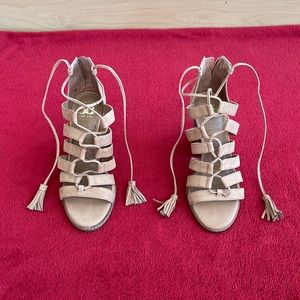 Gianni Bini high heel sandals. Nude.